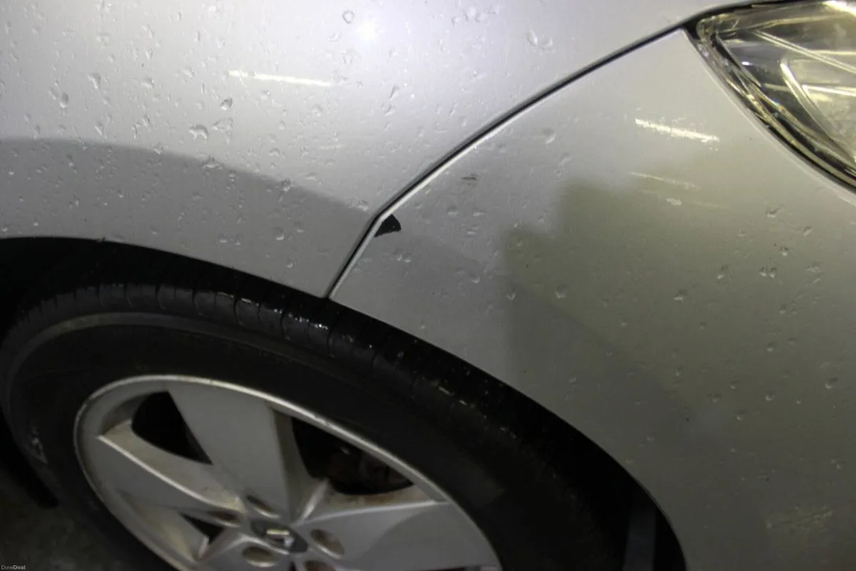 Renault Megane 1.5 dCi 105 TOMTOM ED EDC - TENDER - Image 4