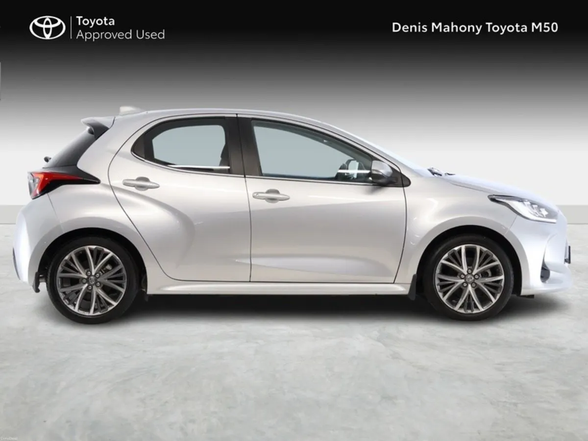 Toyota Yaris Platinum Hybrid - Image 3