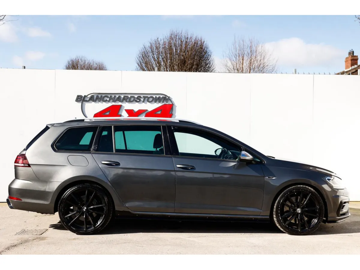 Volkswagen Golf TSI R ESTATE 4MOTION 310PS 5DR - Image 4