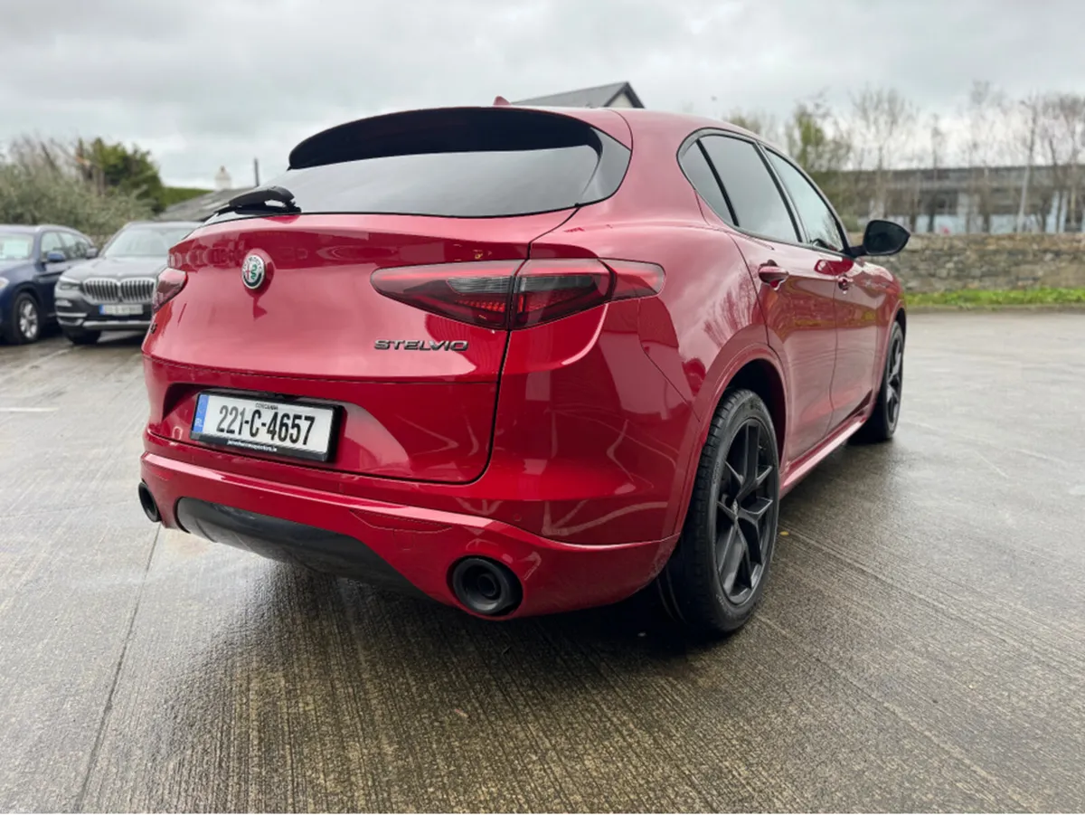 Alfa Romeo Stelvio VELOCE 2.2JTD 210HP AW AWD AUTO - Image 3