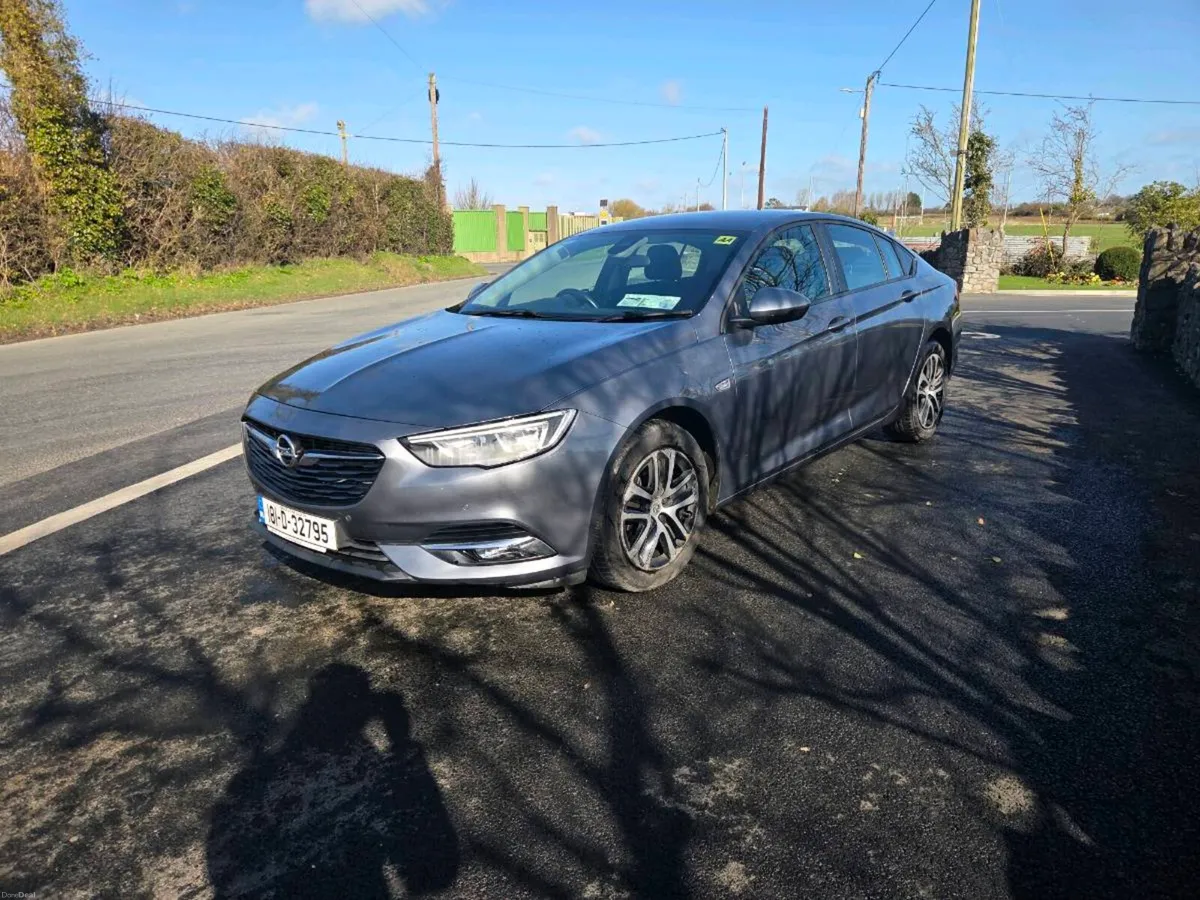 2018 Opel Insignia - Image 1