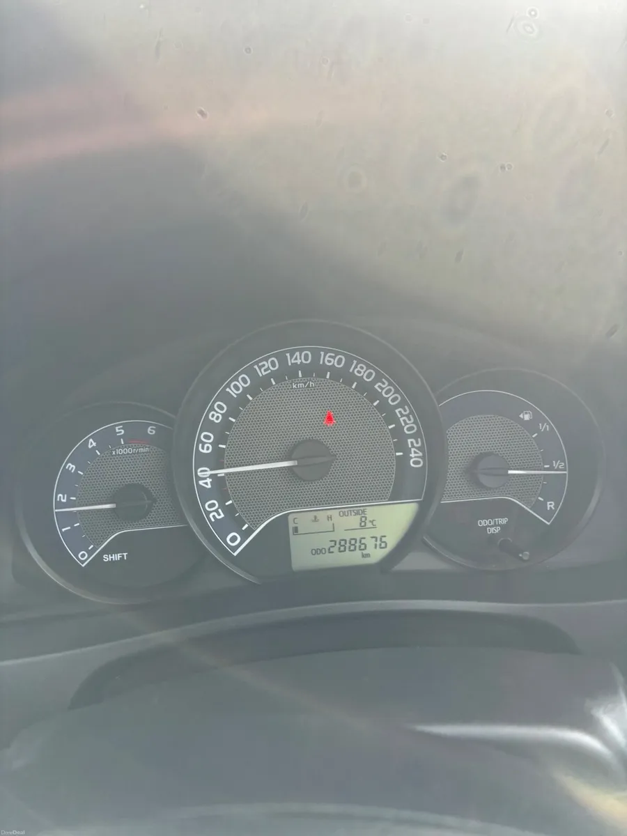 Toyota Auris 2014 - Image 1