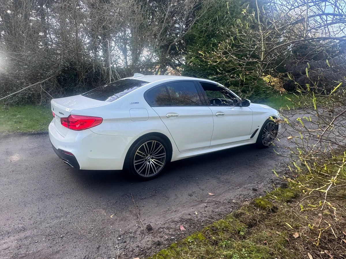 17 BMW 530E M-SPORT - Image 2