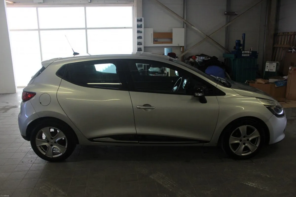 Renault Clio 1.5 DCI 90 ECO DYNAMIQUE - TENDER 48 - Image 4
