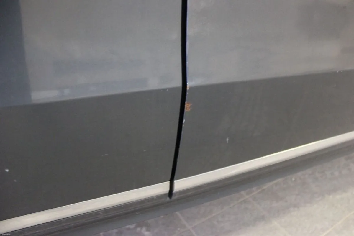 Volkswagen Passat 1.6 TDI R-LINE ER BMT 1.6TDI - T - Image 4