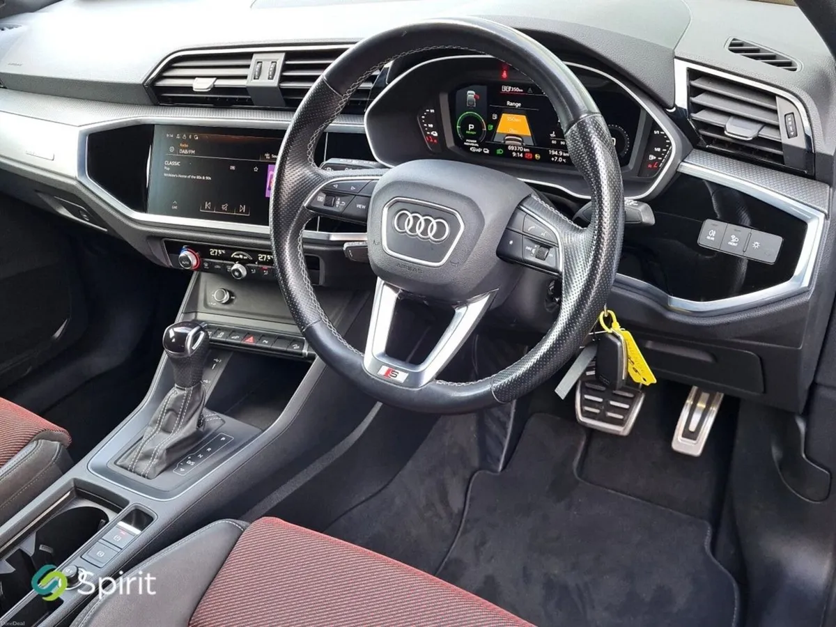 Audi Q3 SPORTBACK S-LINE BLACK ED HYBRID - Image 4