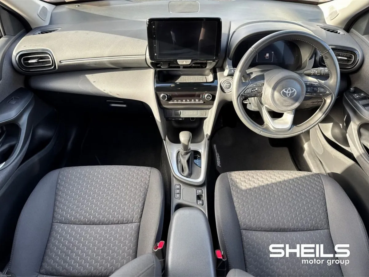 Toyota Yaris Cross 1.5 Hybrid Luna - Image 3