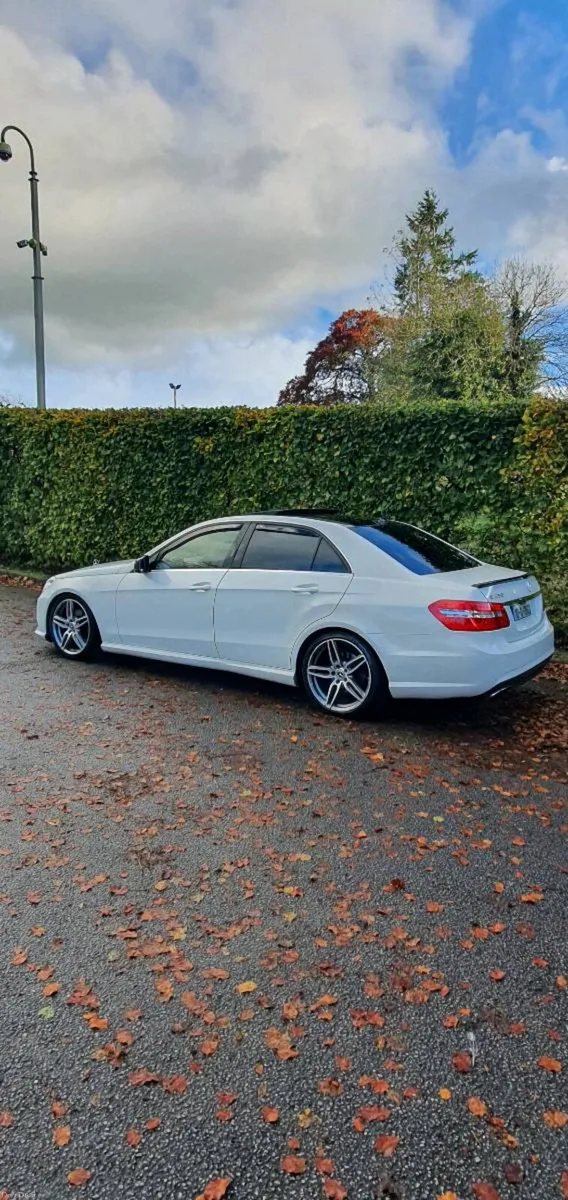 Mercedes E350 AMG - Image 2