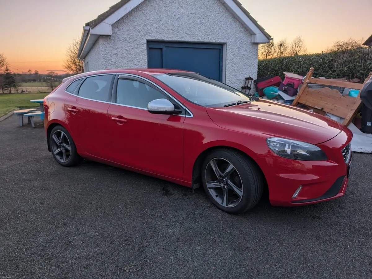 Volvo V40 2015 - Image 4