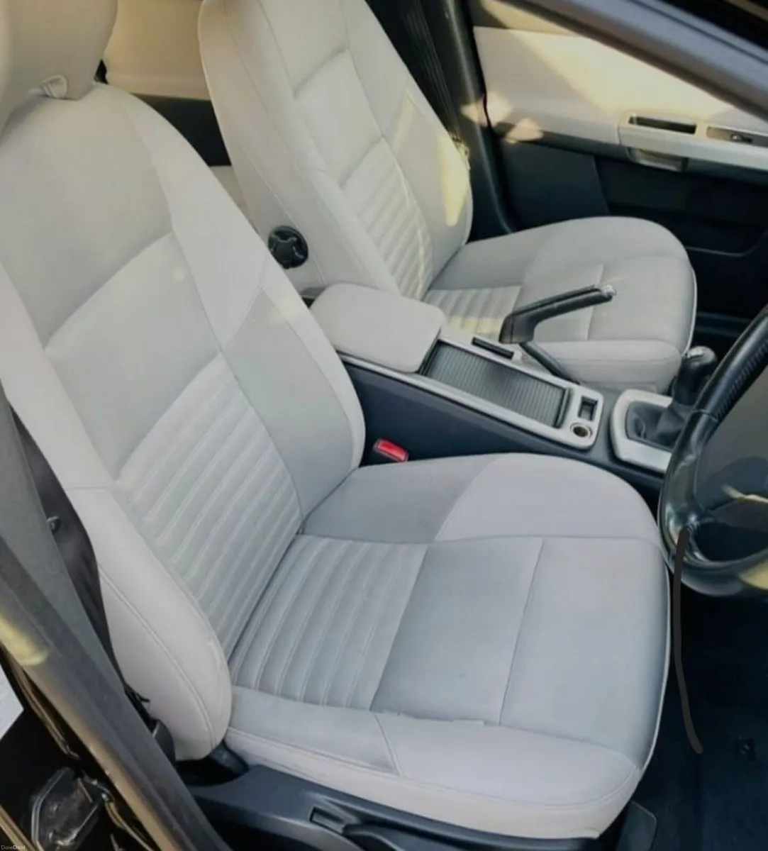 Volvo V50 2009 - Image 2