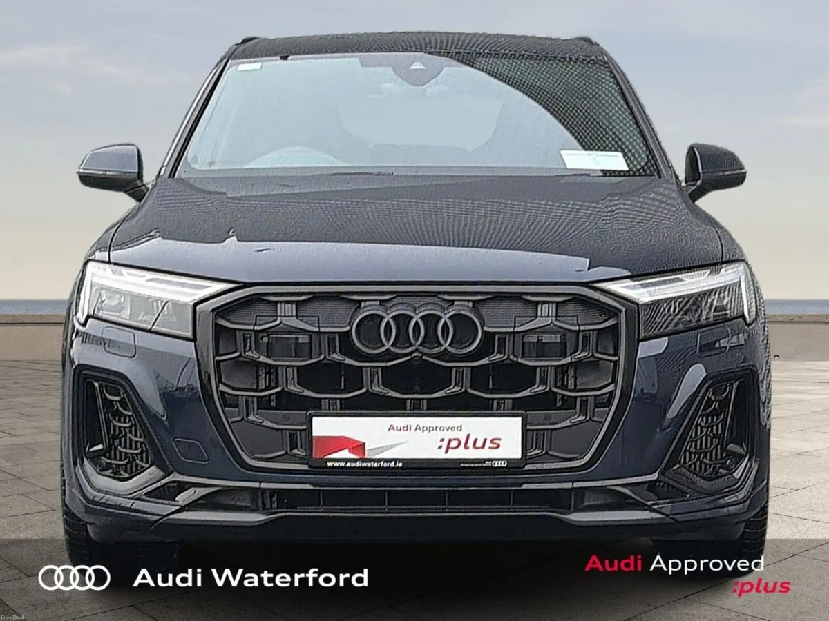 Audi Q7 55 Tfsi e S-Line - Image 2