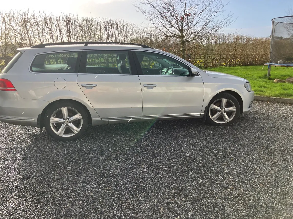 Volkswagen Passat 2011TDI SE Bluemotion Technology - Image 1