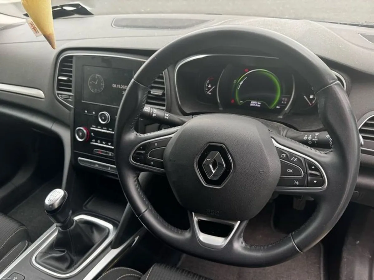 2018 Renault Megane - Image 2