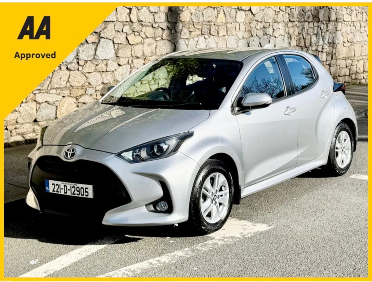 Toyota Yaris 2022!!!HYBRID LUNA!! ONLY 8K MILES !! - Image 1