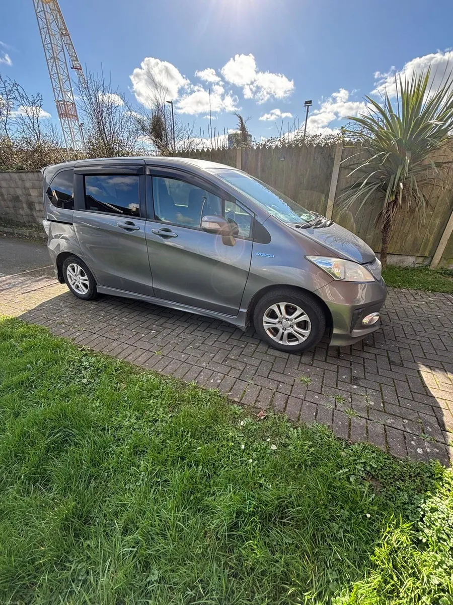 Honda Freed 1.5 Hybrid 2012 7 seater - Image 1
