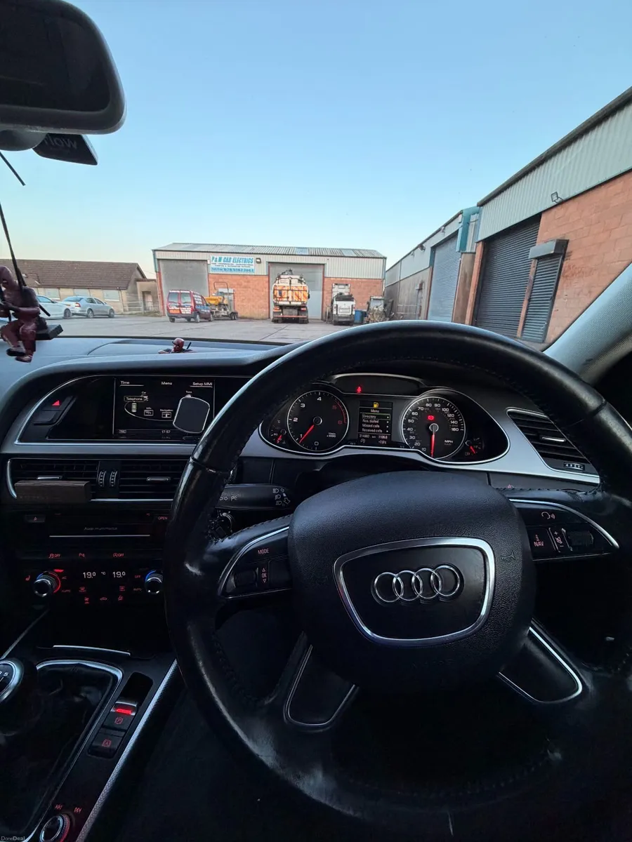 Audi A4 2013 - Image 2