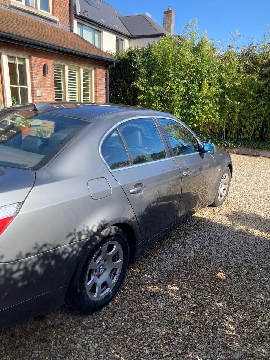 BMW 520i - Image 2