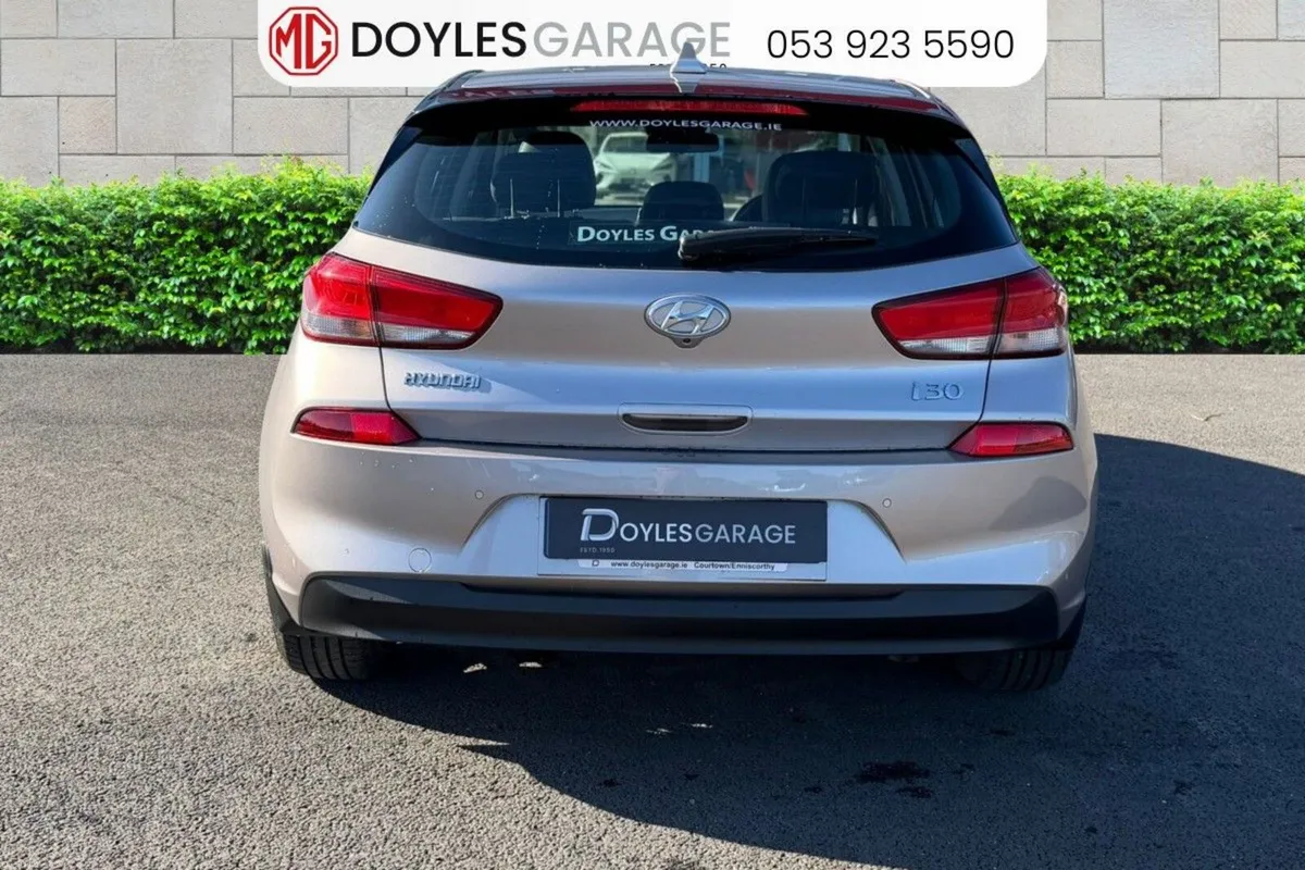 Hyundai i30 1.6 Diesel Deluxe Plus - Image 4