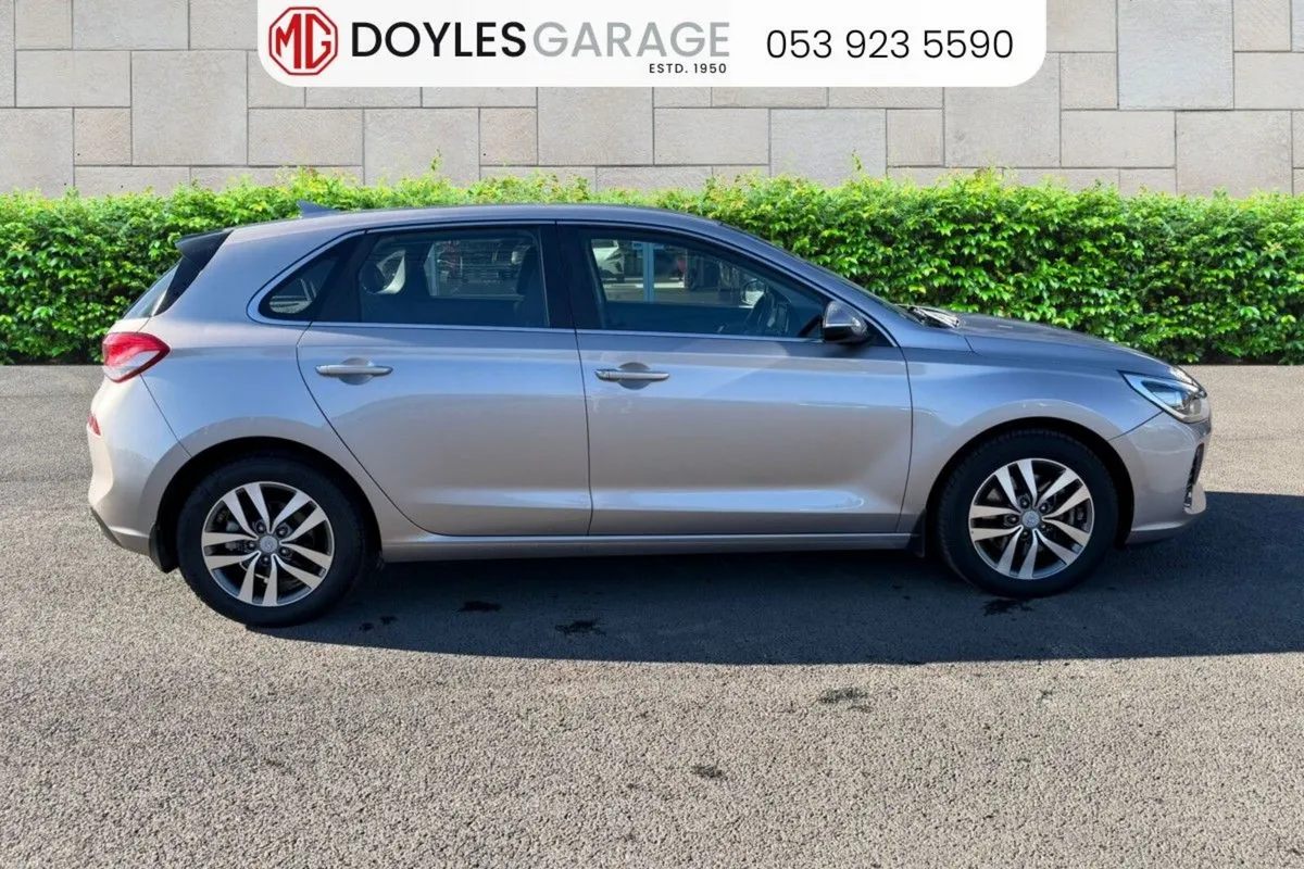 Hyundai i30 1.6 Diesel Deluxe Plus - Image 2