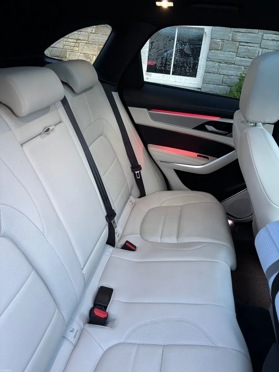 Jaguar F-Pace - Image 3