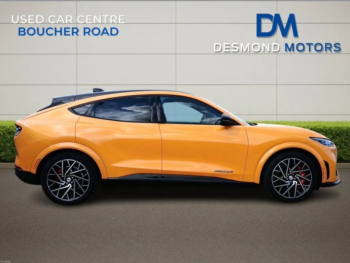 Ford Mustang Mach-E 2022 - Image 3