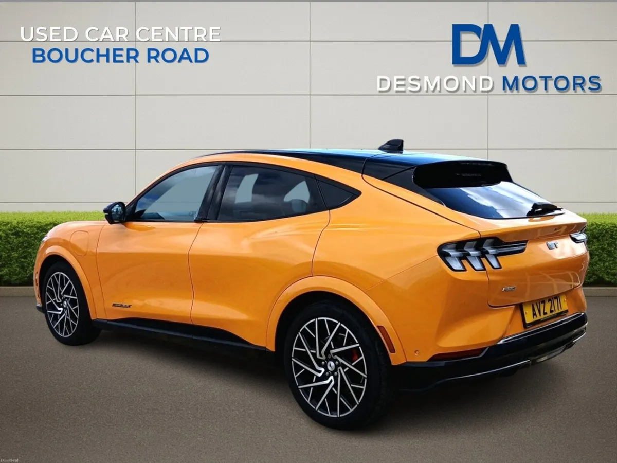 Ford Mustang Mach-E 2022 - Image 2