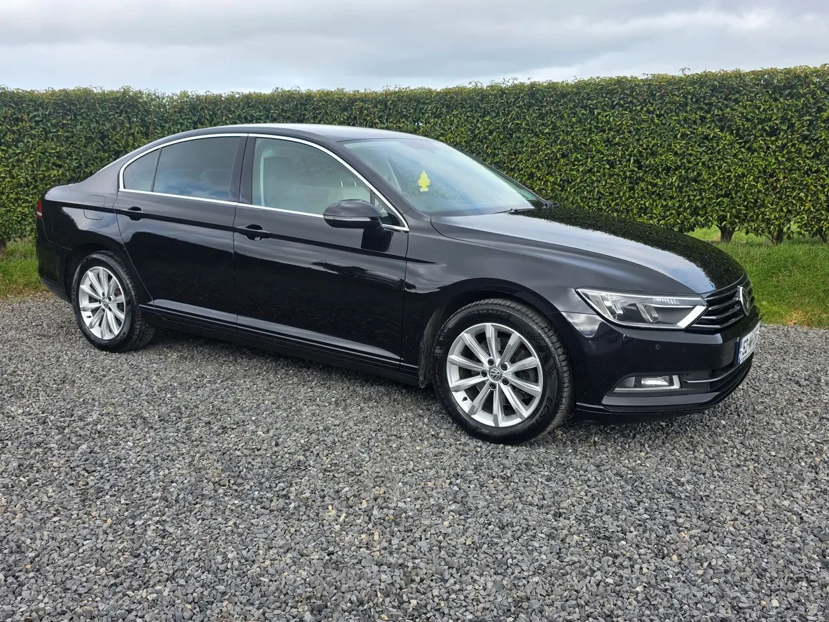 Volkswagen Passat 2015  hi spec - Image 1