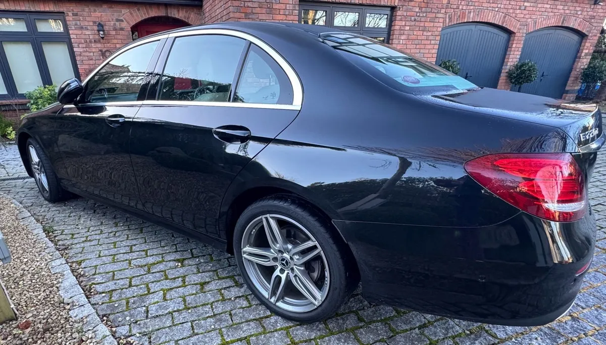 Mercedes-Benz E-Class 2017 - Image 3