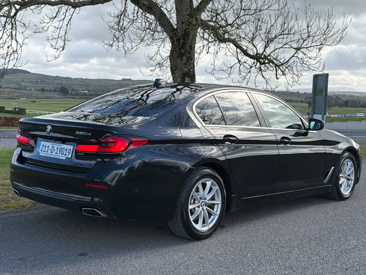 BMW 5-Series 2021 SE MHT - Image 4