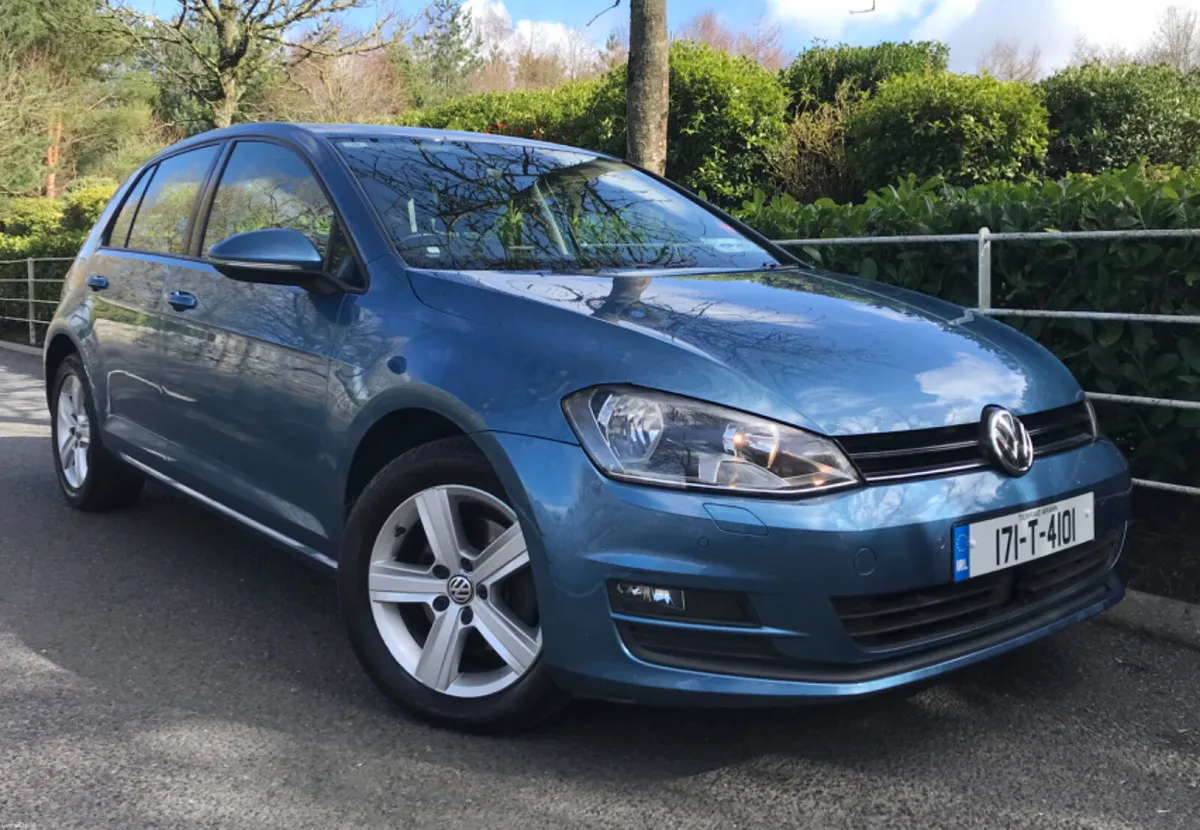 Volkswagen Golf 1.6TDI 110HP Trendline 1 Owner - Image 4
