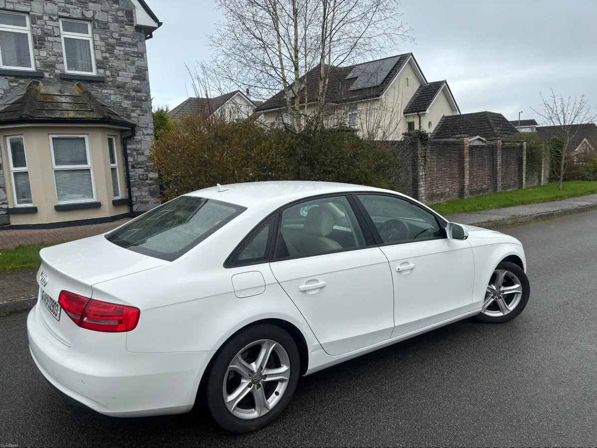 2013Audi A4 2.0 TDI 143 bhp TECHNIK black, edition - Image 4