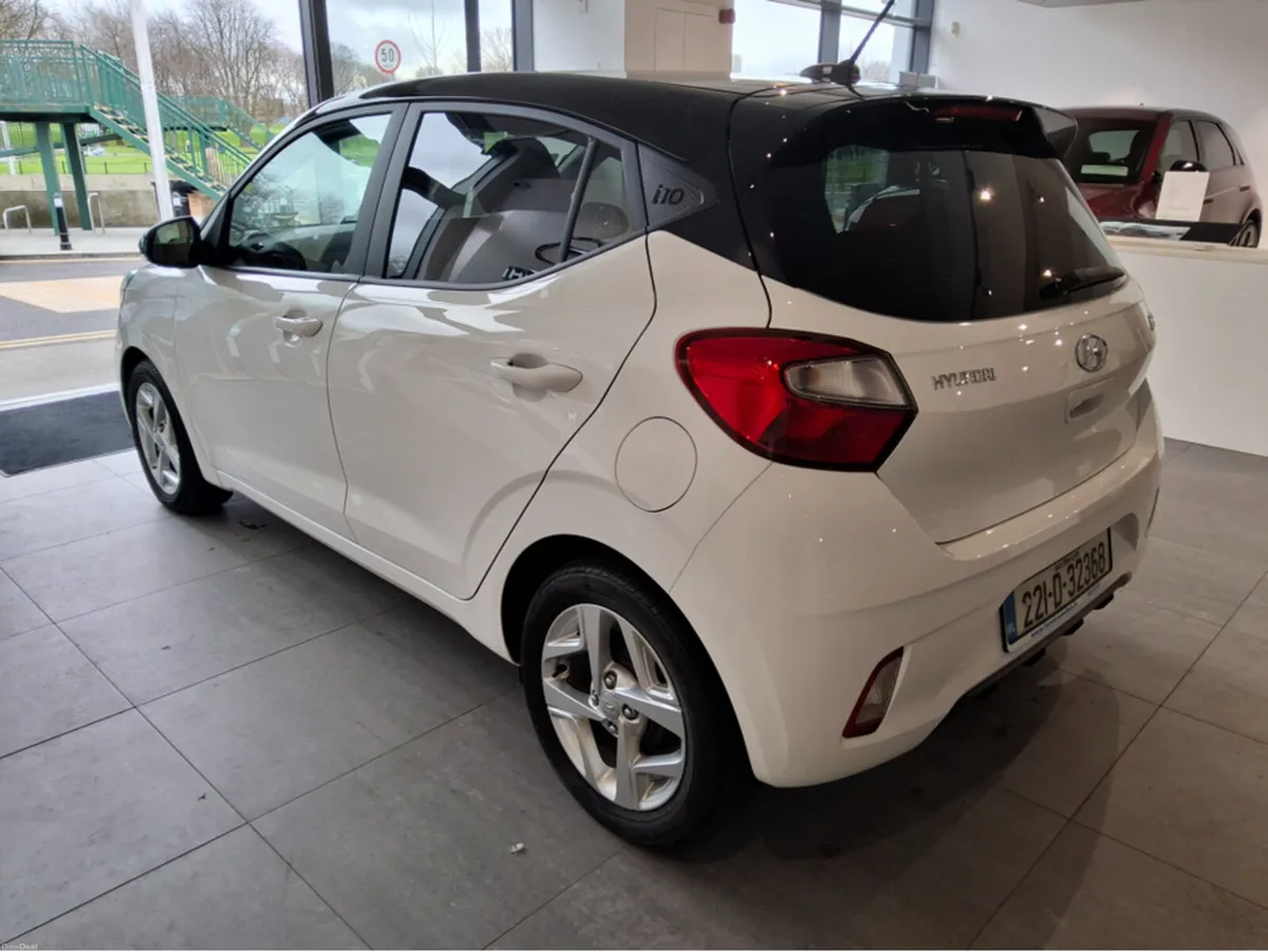 Hyundai i10 DELUXE PLUS 2 TONE ROOF ** ONLY 2000 K - Image 3