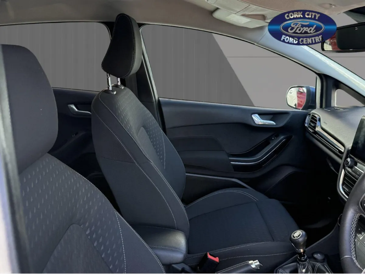 Ford Fiesta TITANIUM 5DR 1.0T 95 4DR - Image 3