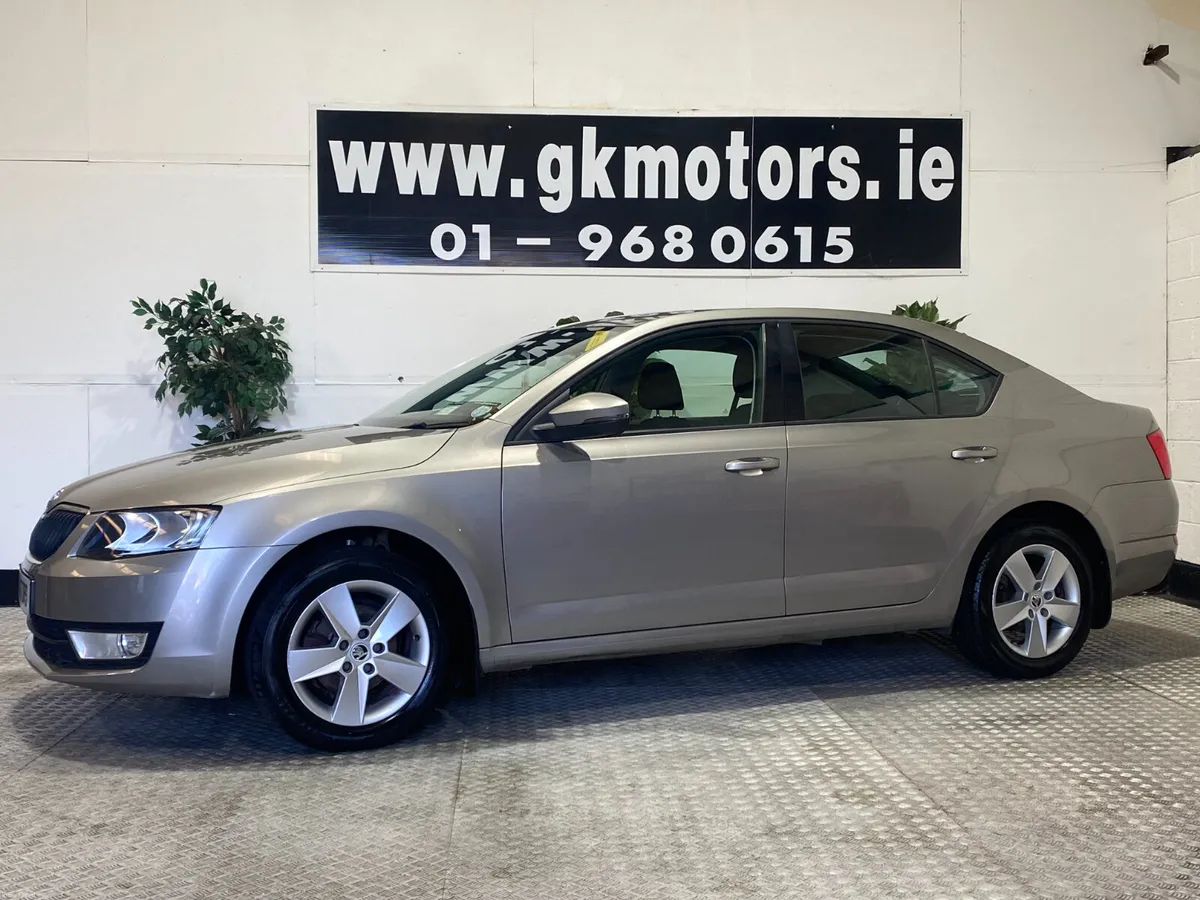 Skoda Octavia 2014///PETROL///LOW KLMS/// - Image 3