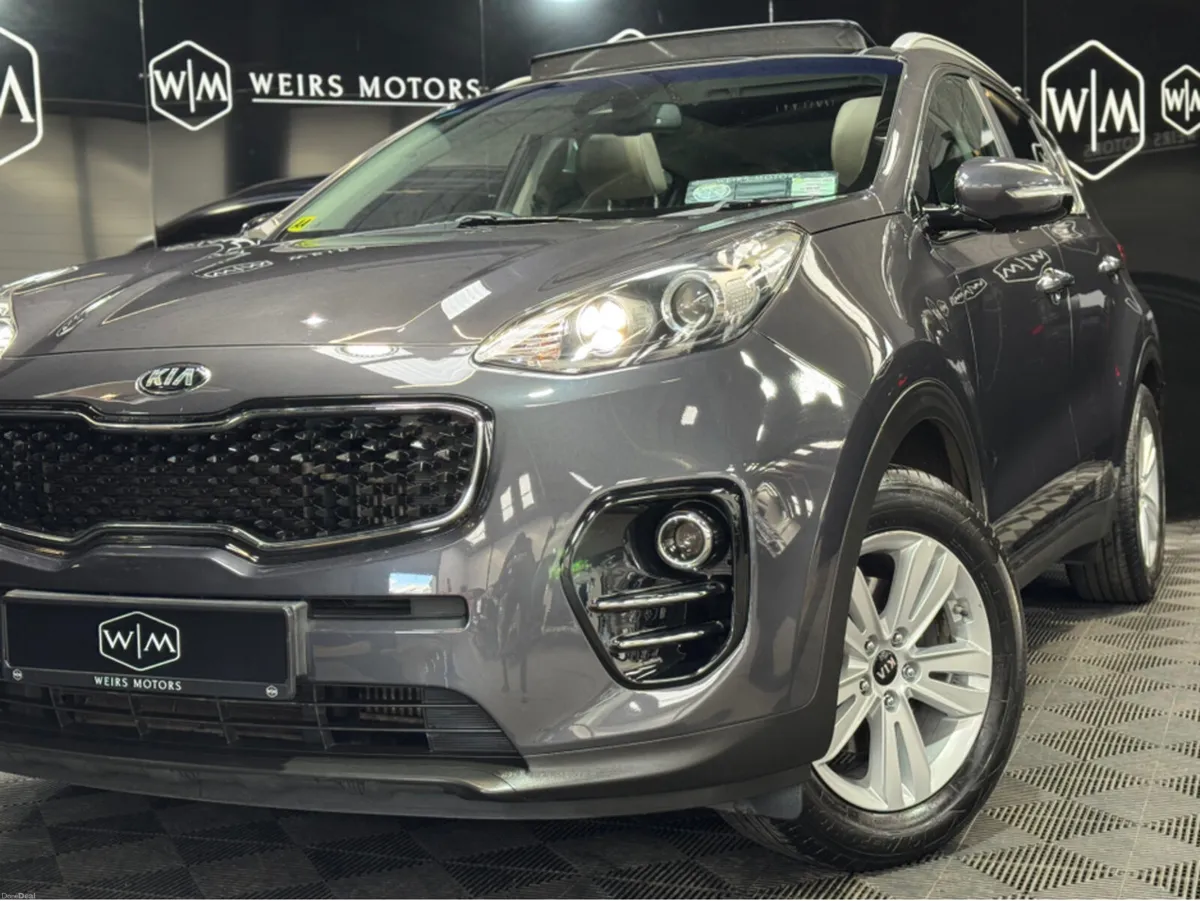 Kia Sportage PLATINUM SUNROOF LEATHER SEATS LOW MI - Image 3