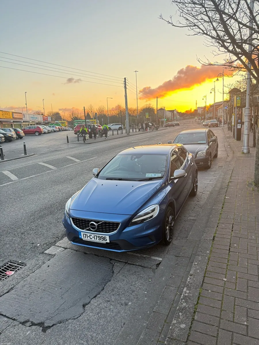 Volvo V40 D3 R-design 2.0 diesel NEW NCT - Image 1
