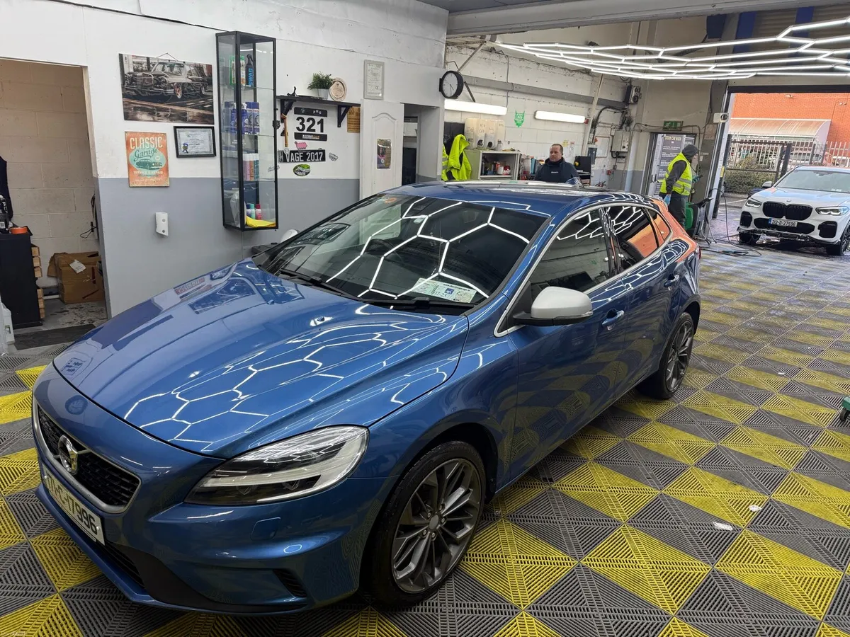 Volvo V40 D3 R-design 2.0 diesel NEW NCT - Image 4