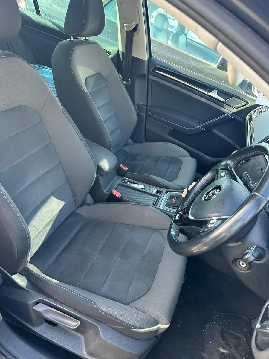 Volkswagen Golf - Image 2