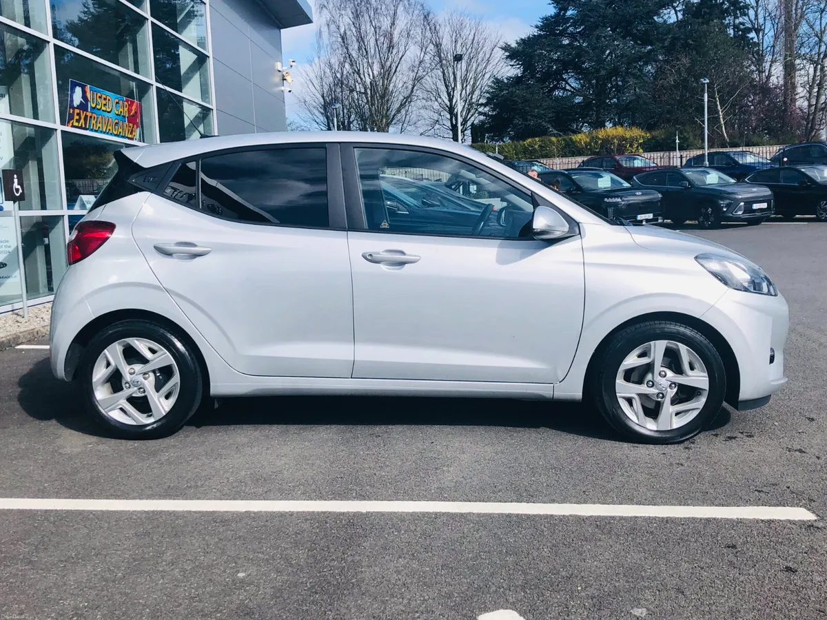Hyundai i10 Deluxe 1.0 Petrol - Image 6