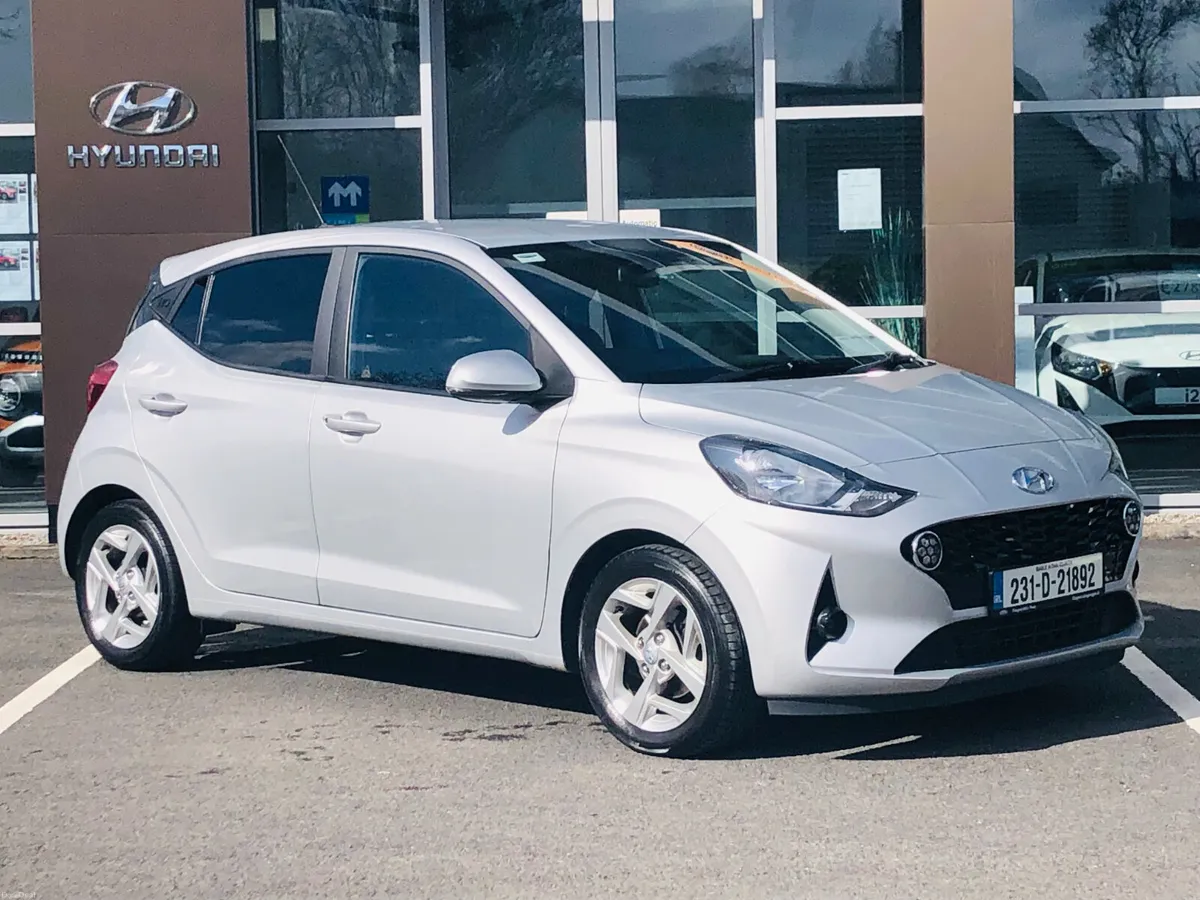 Hyundai i10 Deluxe 1.0 Petrol - Image 1