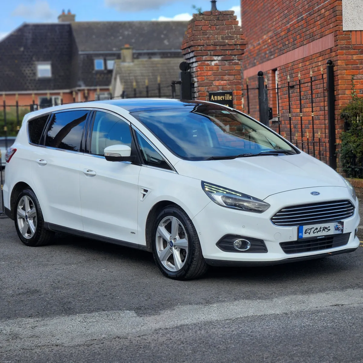 2018 Ford S-Max  Automatic 7seats - Image 3
