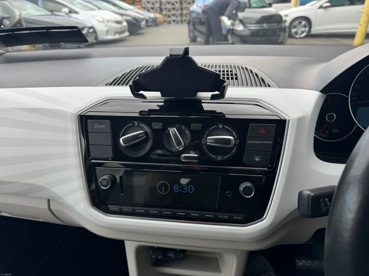 Volkswagen up! 2017 - Image 3