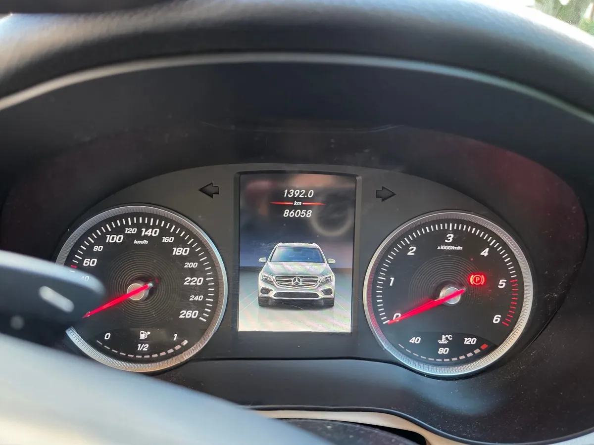 Mercedes-Benz GLC 2018 - Image 4