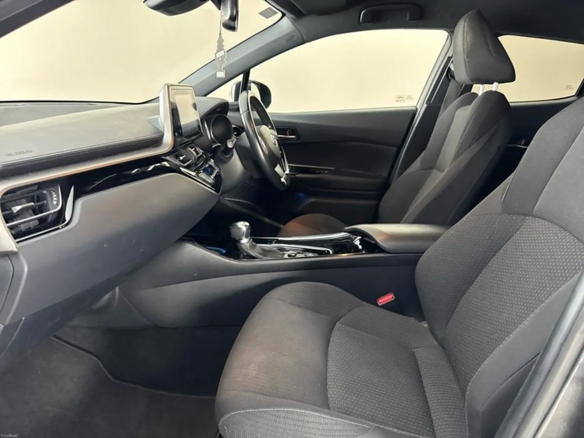 Toyota C-HR HYBRID SPORT - Image 6