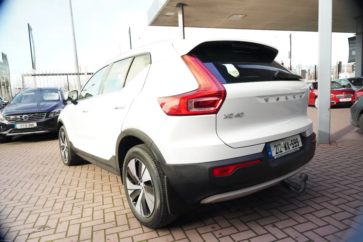 XC40 PHEV T4 197hp Insciption Exp AUTO - Image 6