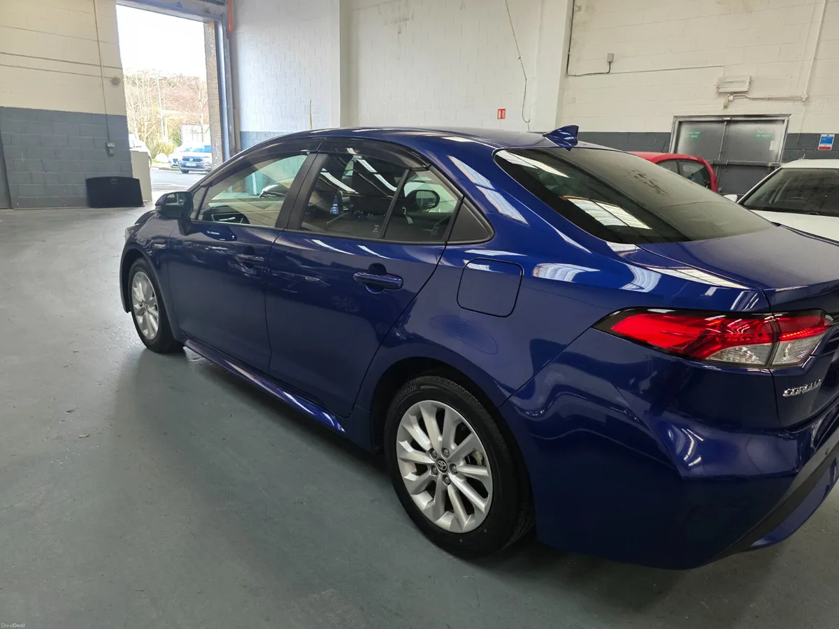 2020 Toyota Corolla Saloon Hybrid - Image 4