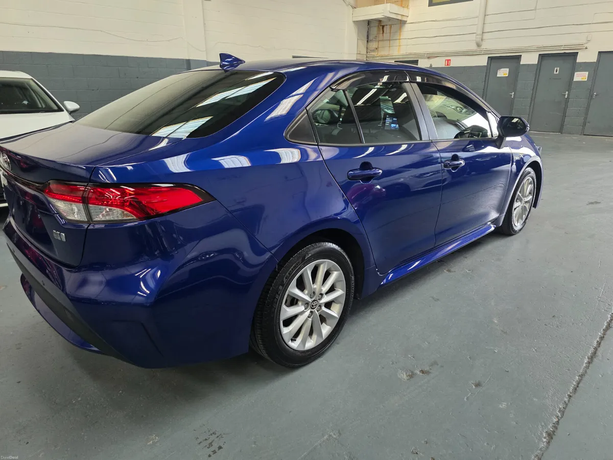 2020 Toyota Corolla Saloon Hybrid - Image 6