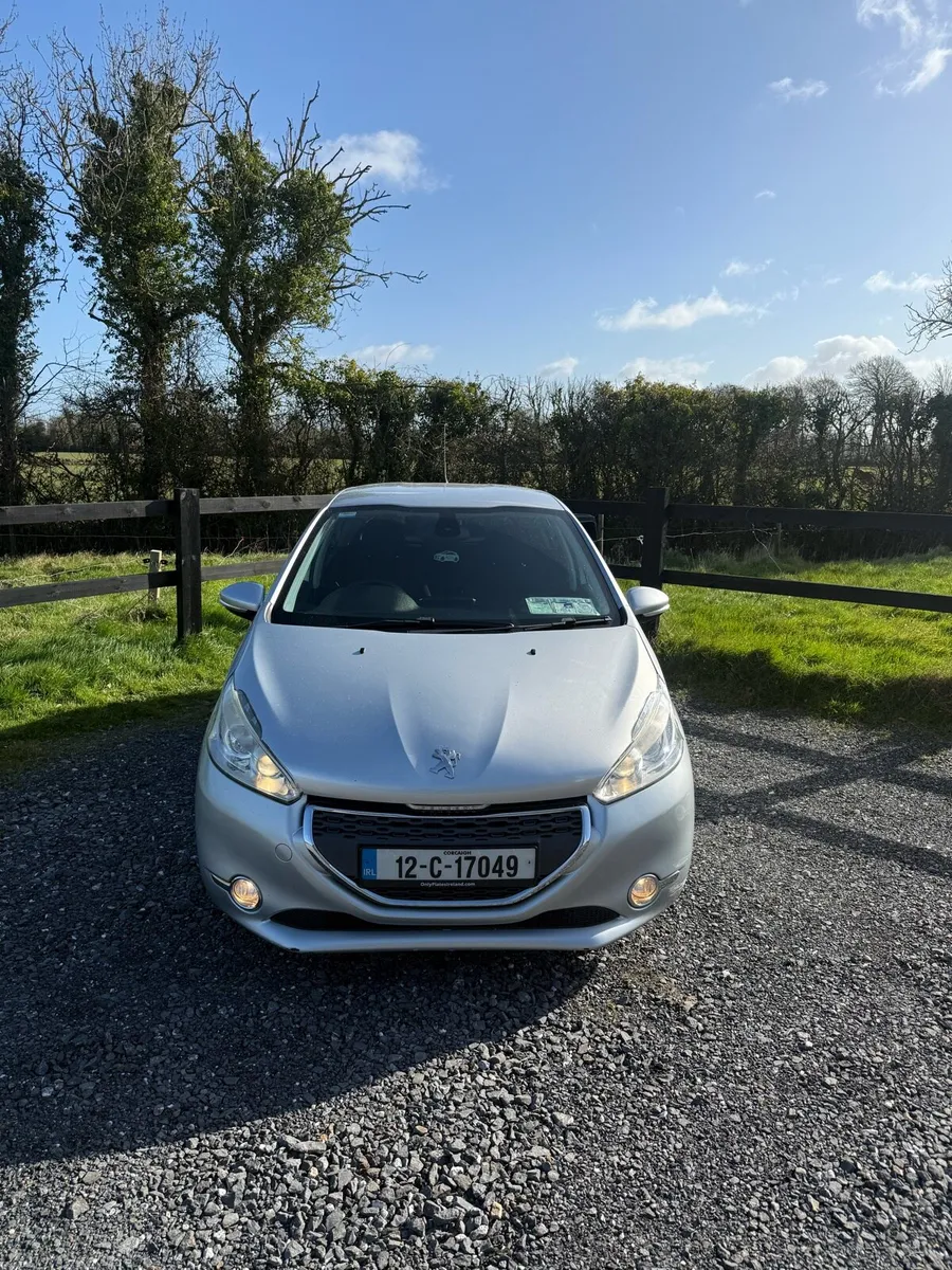 2012 Peogeot 208 1,4 petrol Allure model - Image 4