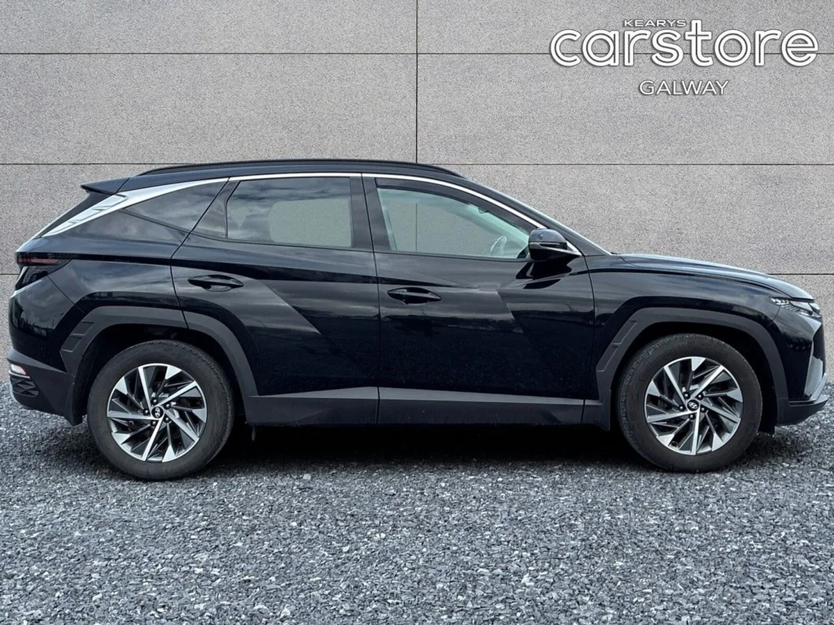 Hyundai Tucson 2WD Executive Plus - Image 2