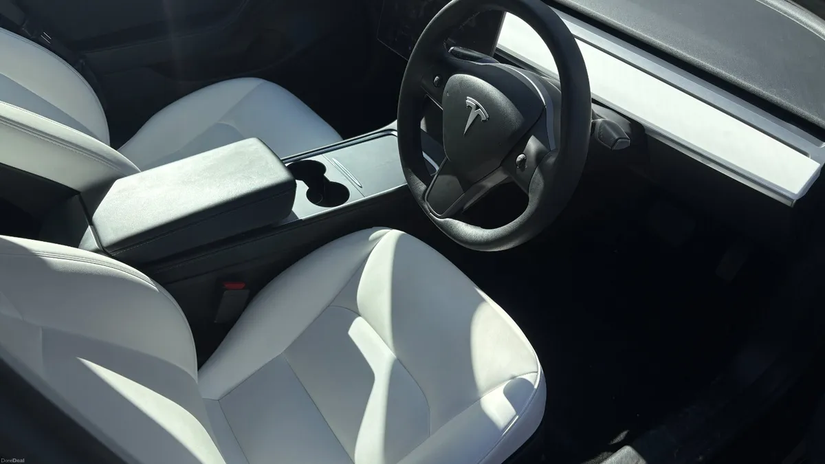 2022 Tesla Model 3 RWD White Interior 94% Battery - Image 3